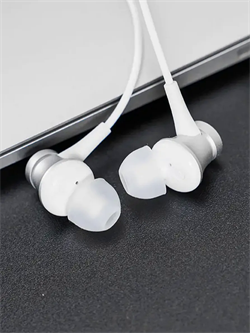 Наушники проводные внутриканальные Xiaomi Mi In-Ear Headphones Basic HSEJ03JY серебристый 6970244522191